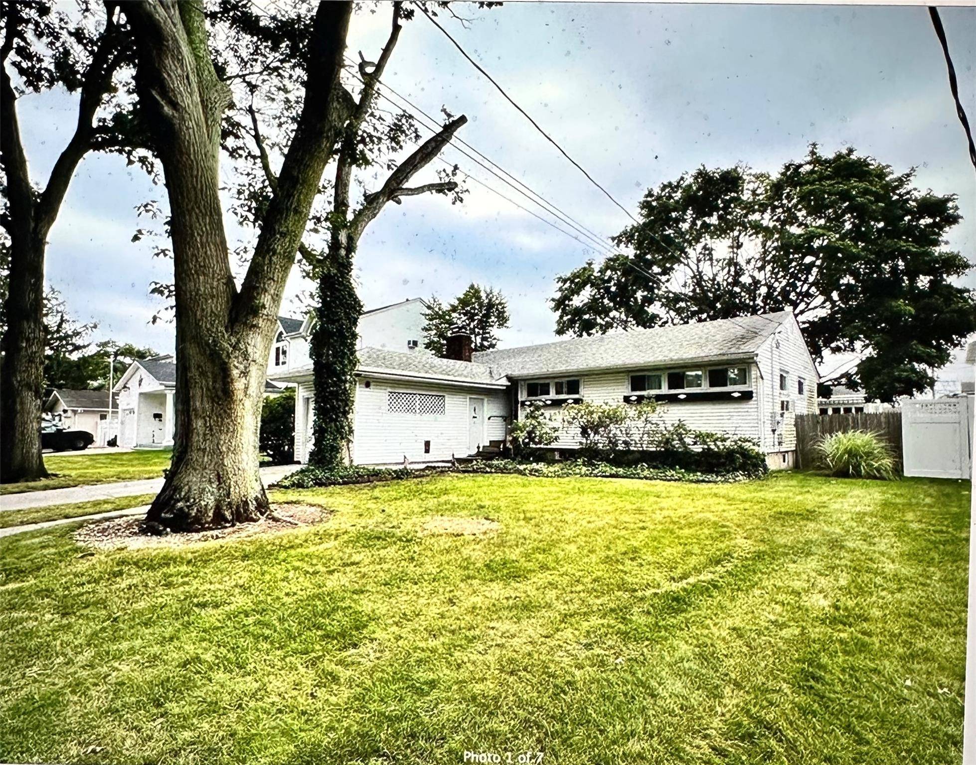 Massapequa Park, NY 11762,208 Broadway