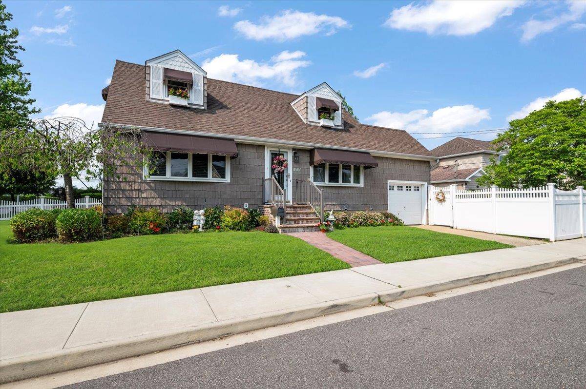 Oceanside, NY 11572,118 Evans AVE