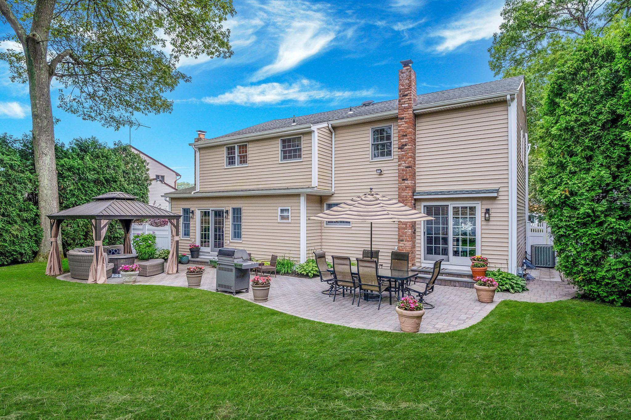 Smithtown, NY 11787,15 Format LN