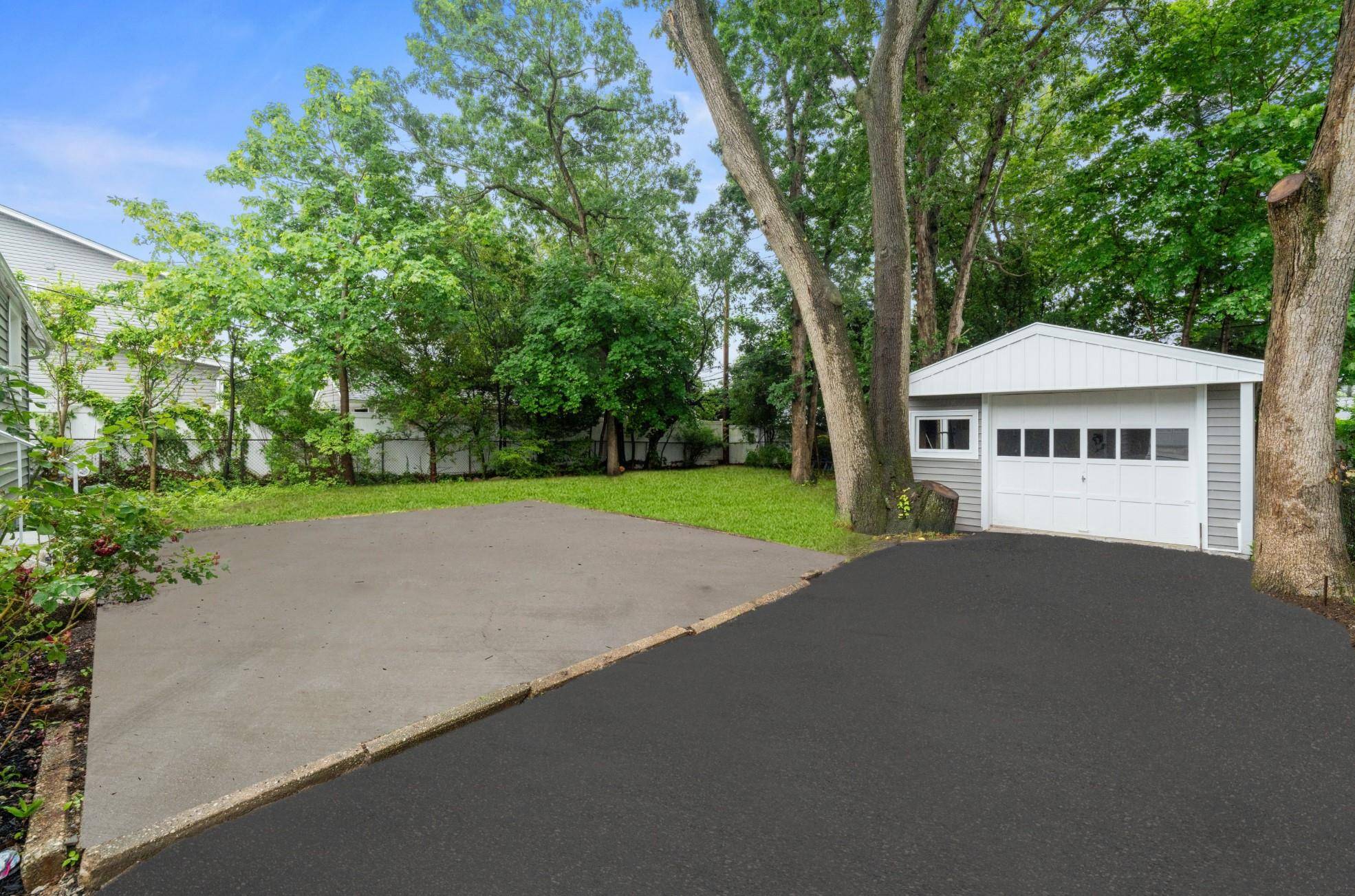 Seaford, NY 11783,3970 Worthmor DR