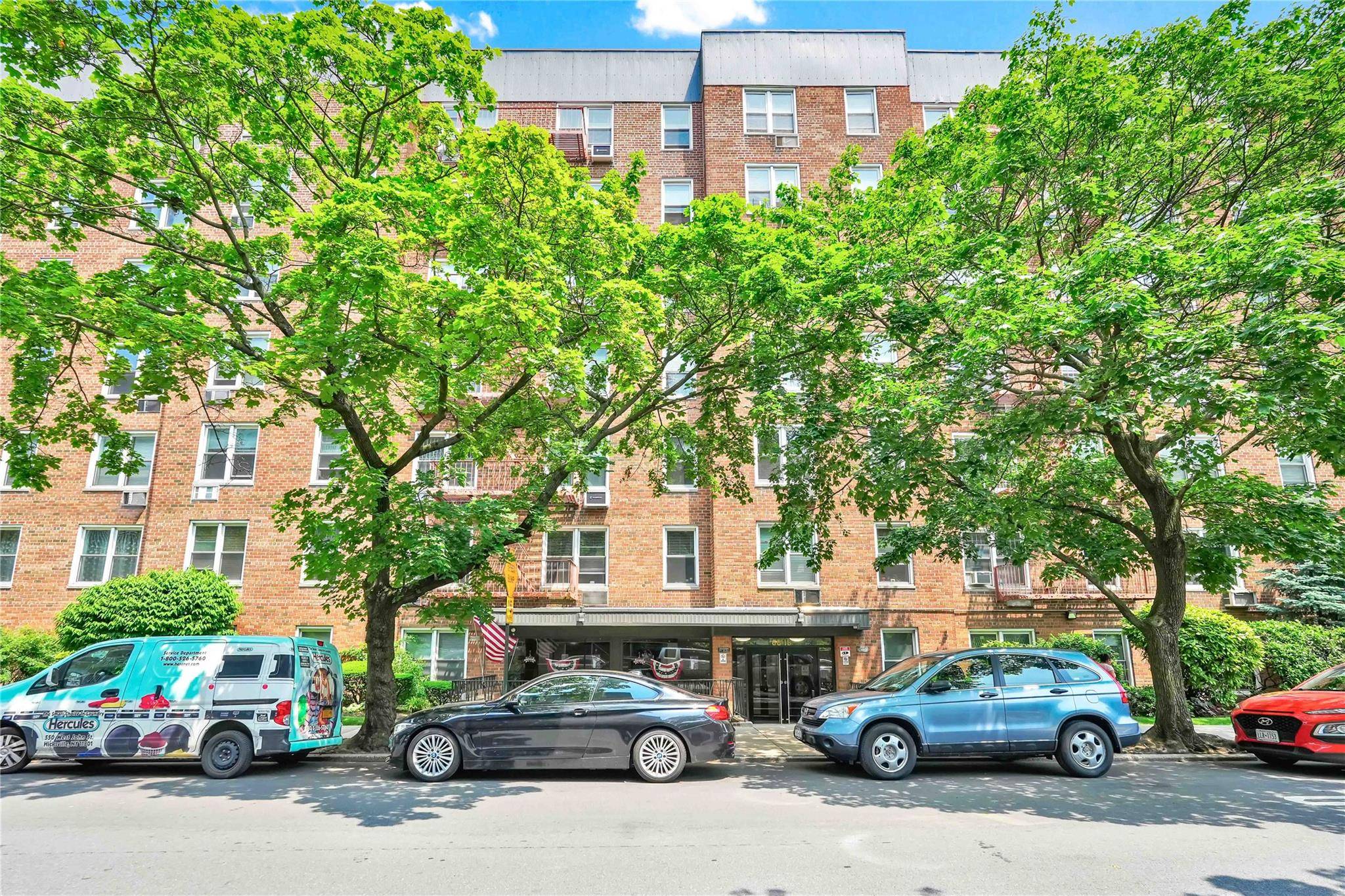 Forest Hills, NY 11375,68-15 Selfridge ST #5D