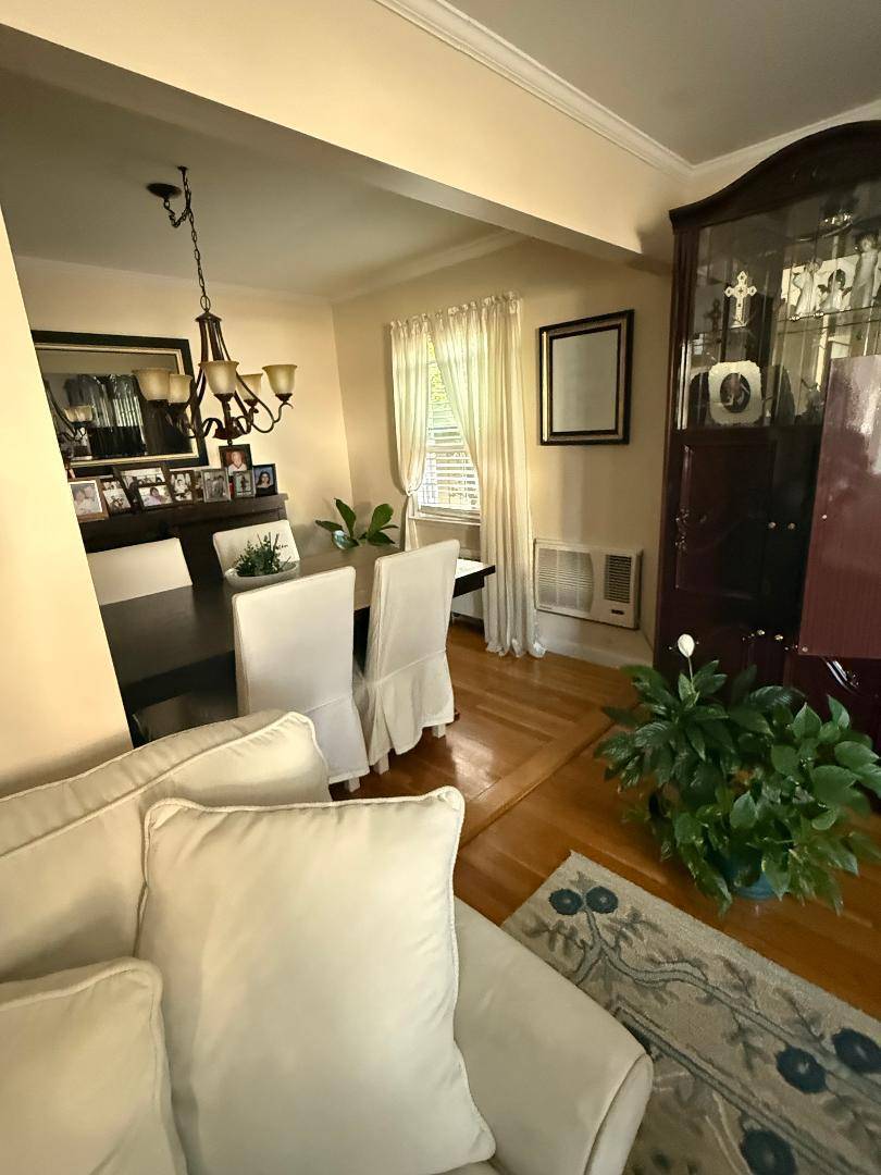 Rockville Centre, NY 11570,60 Chestnut ST