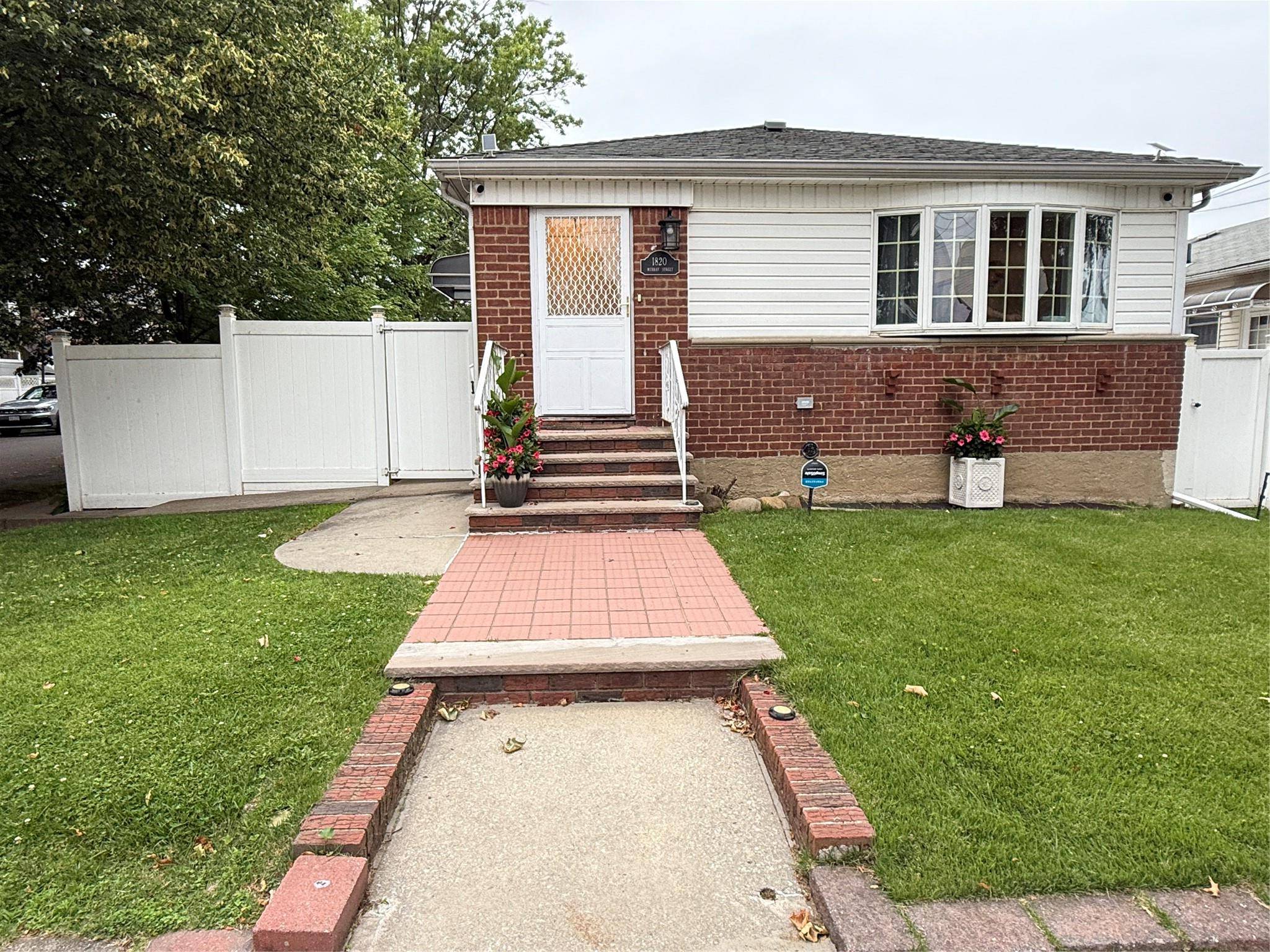 Whitestone, NY 11357,18-20 Murray ST