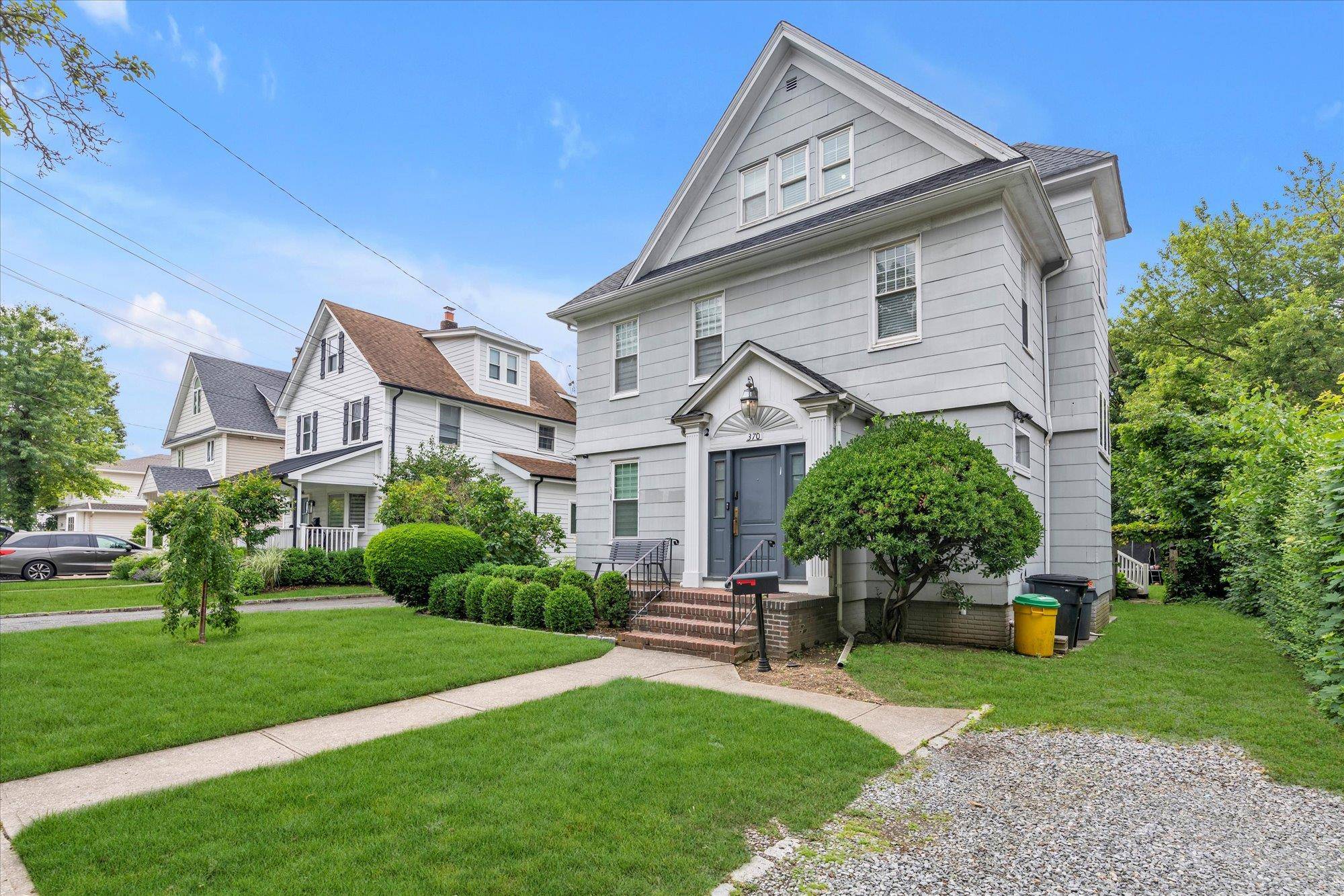 Cedarhurst, NY 11516,370 Summit AVE