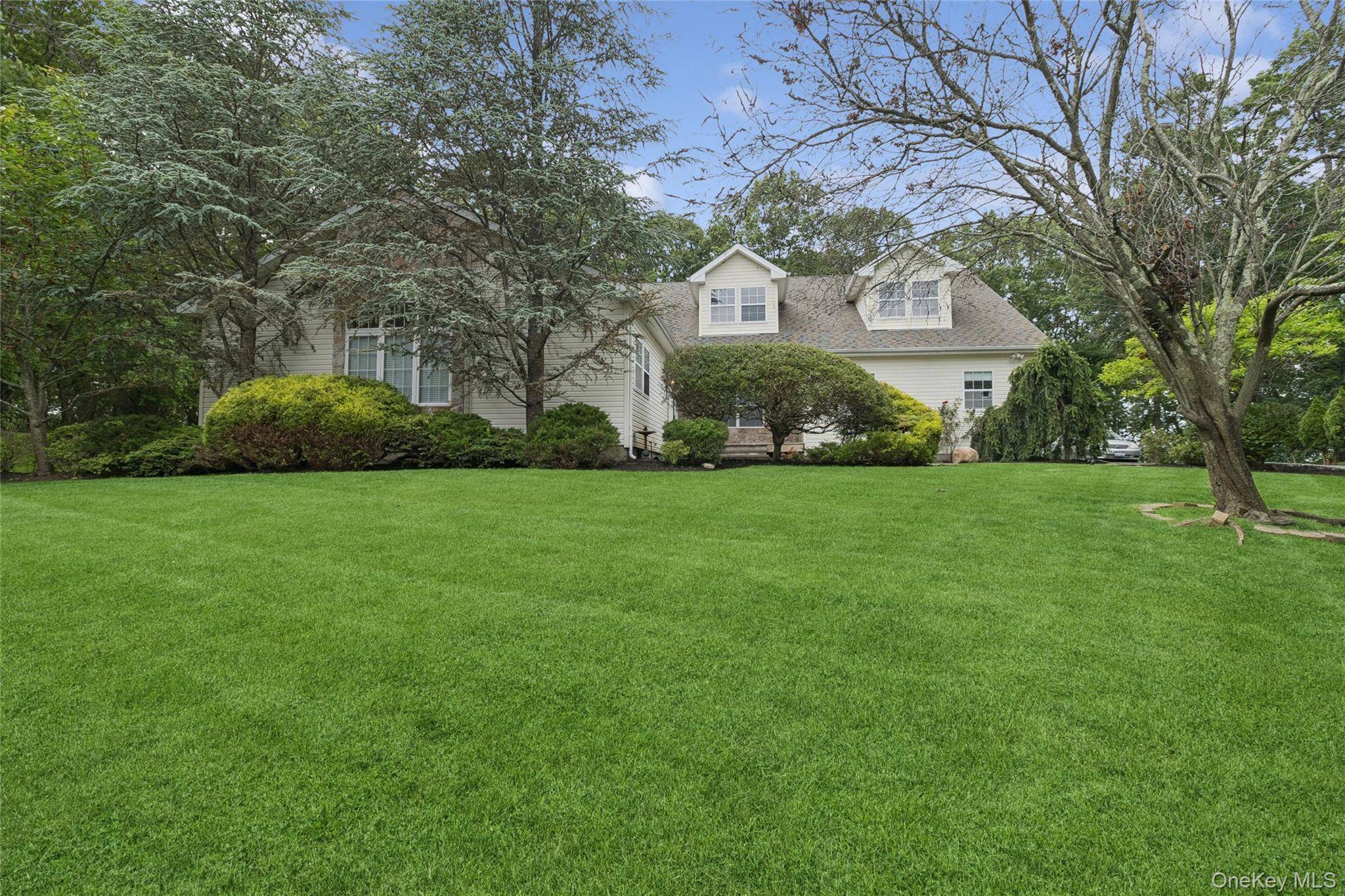 Mount Sinai, NY 11766,3 Heidi LN