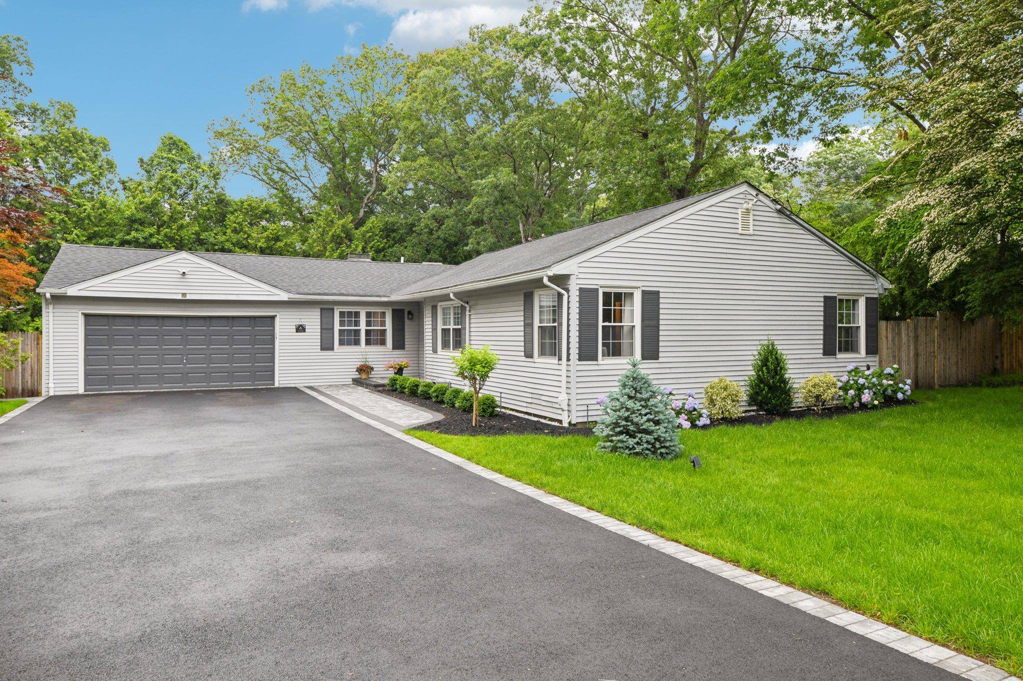 Smithtown, NY 11787,3 Ivy Hill DR