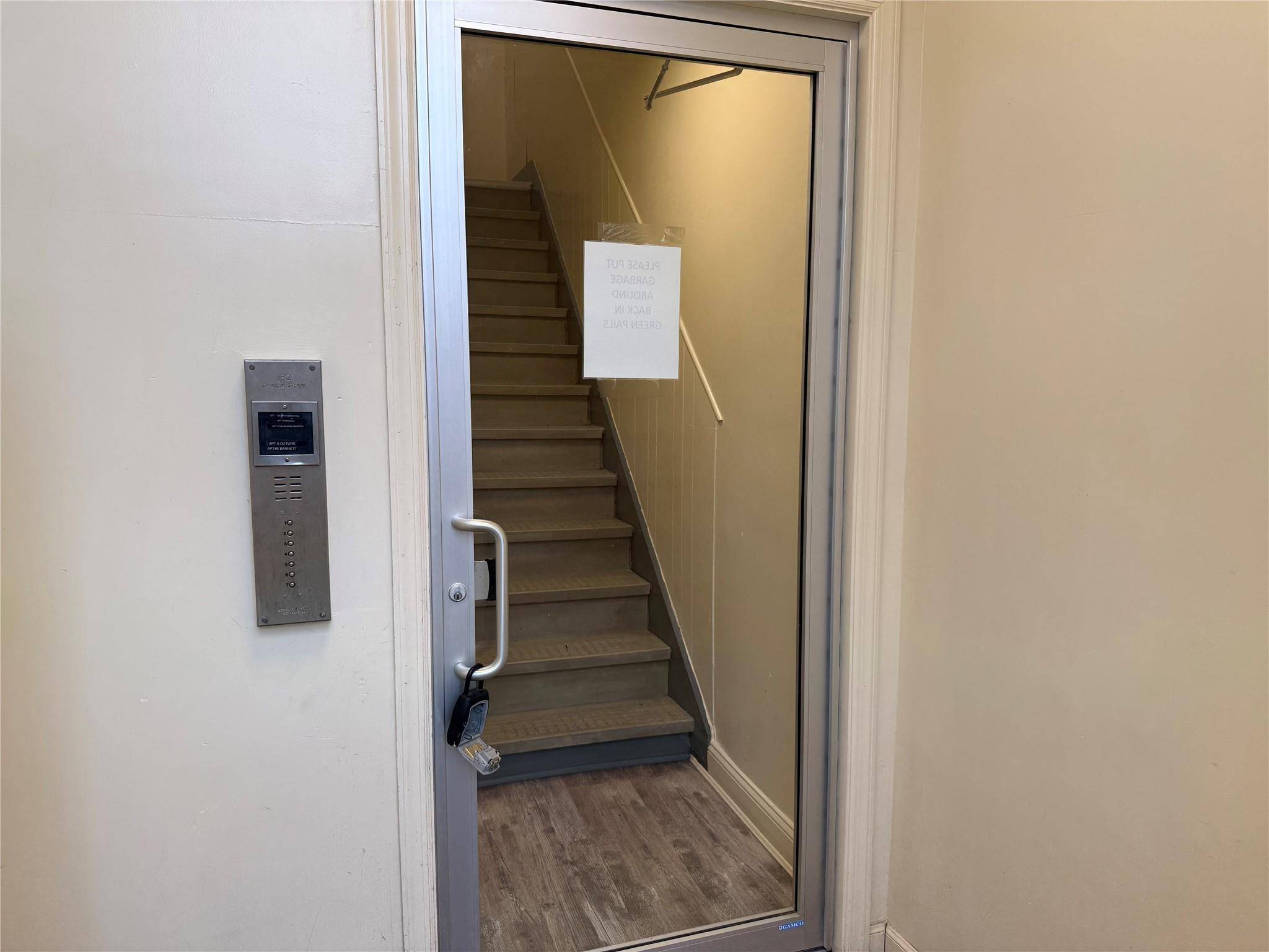 Mineola, NY 11501,162 2nd ST #4