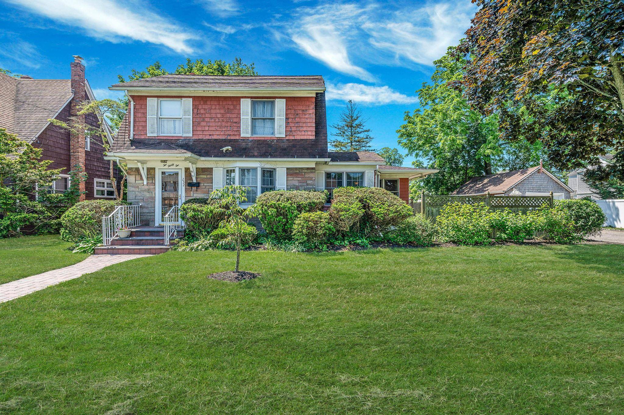 Patchogue, NY 11772,232 Carman ST