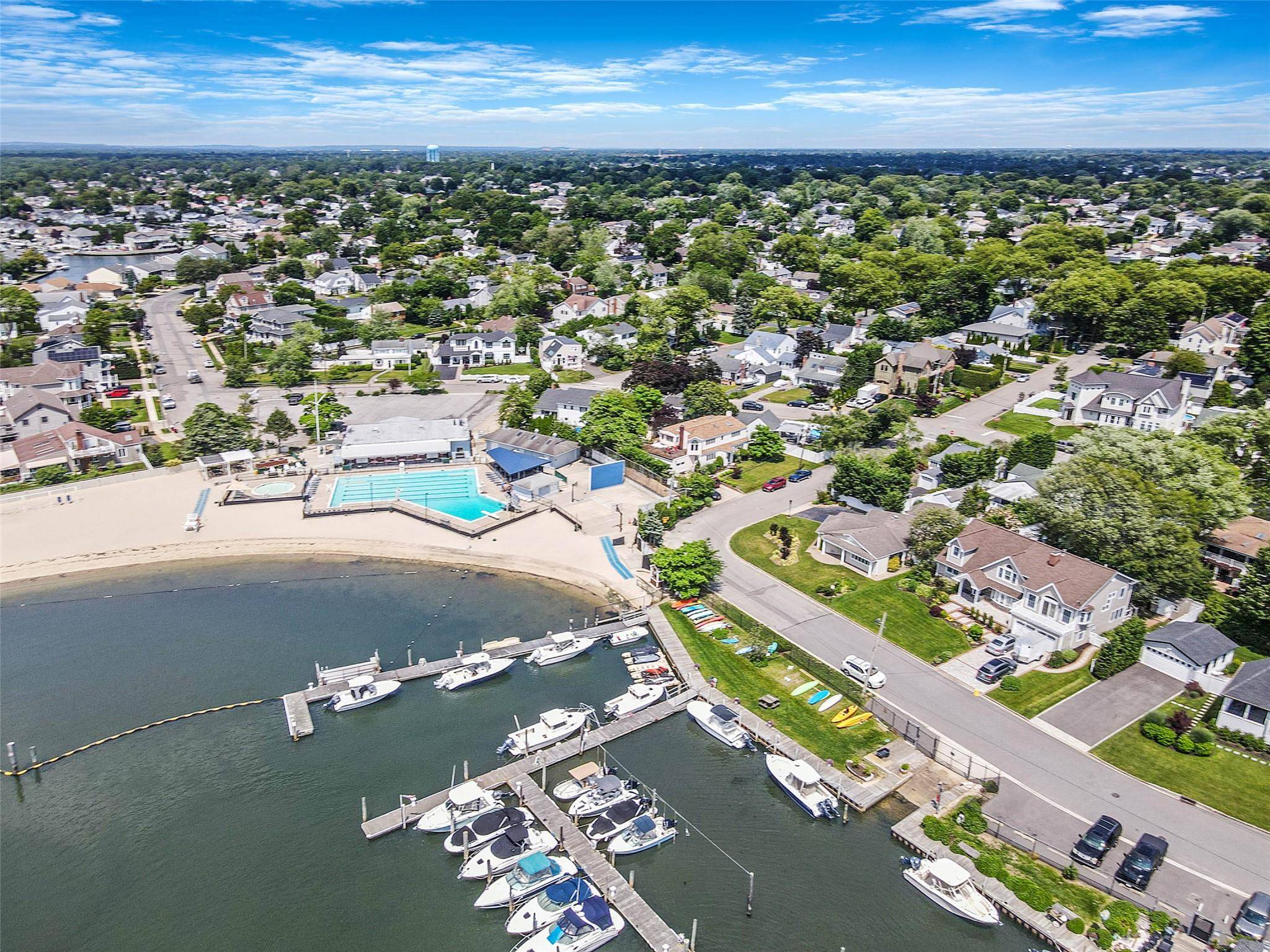 Massapequa, NY 11758,298 Bayview AVE