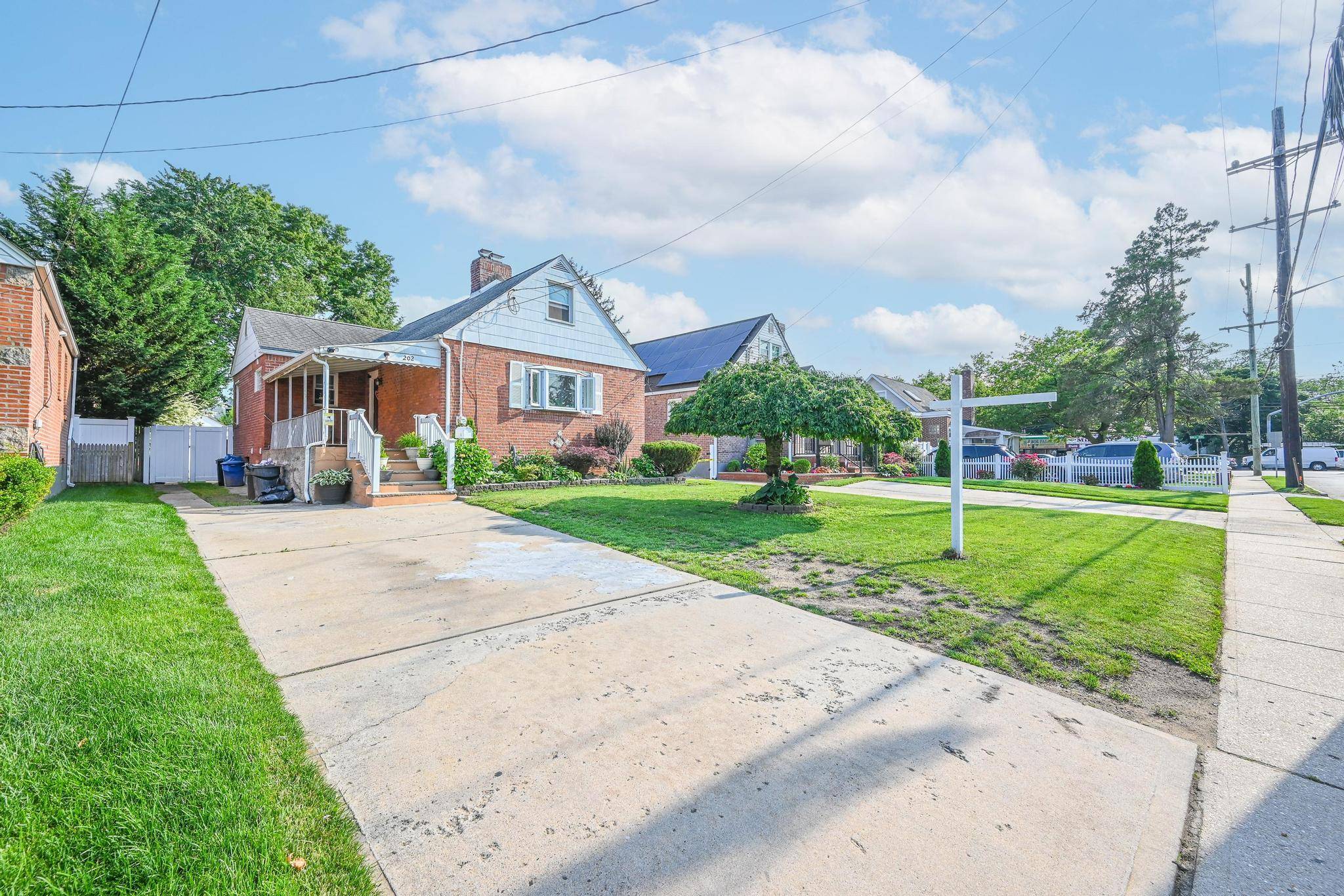 Valley Stream, NY 11581,202 Roosevelt AVE