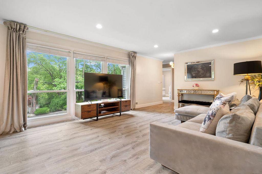 Scarsdale, NY 10583,23 Tewkesbury RD