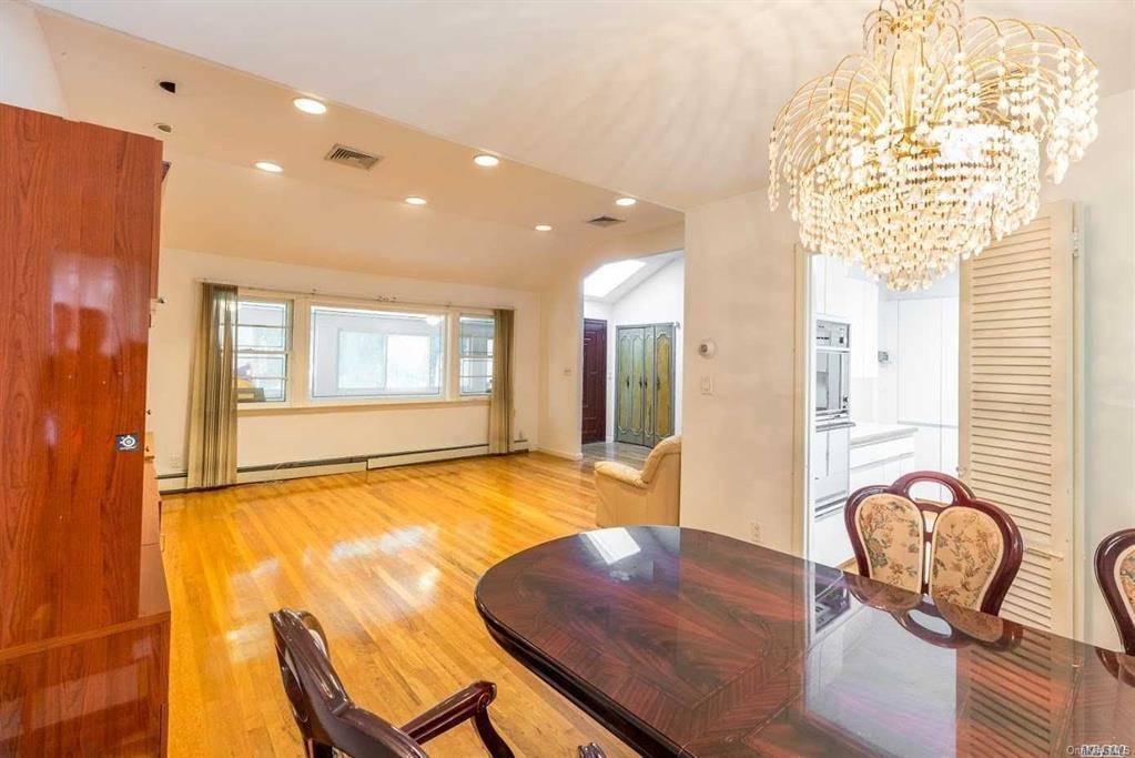 Bayside, NY 11364,222-60 Birmington Pkwy