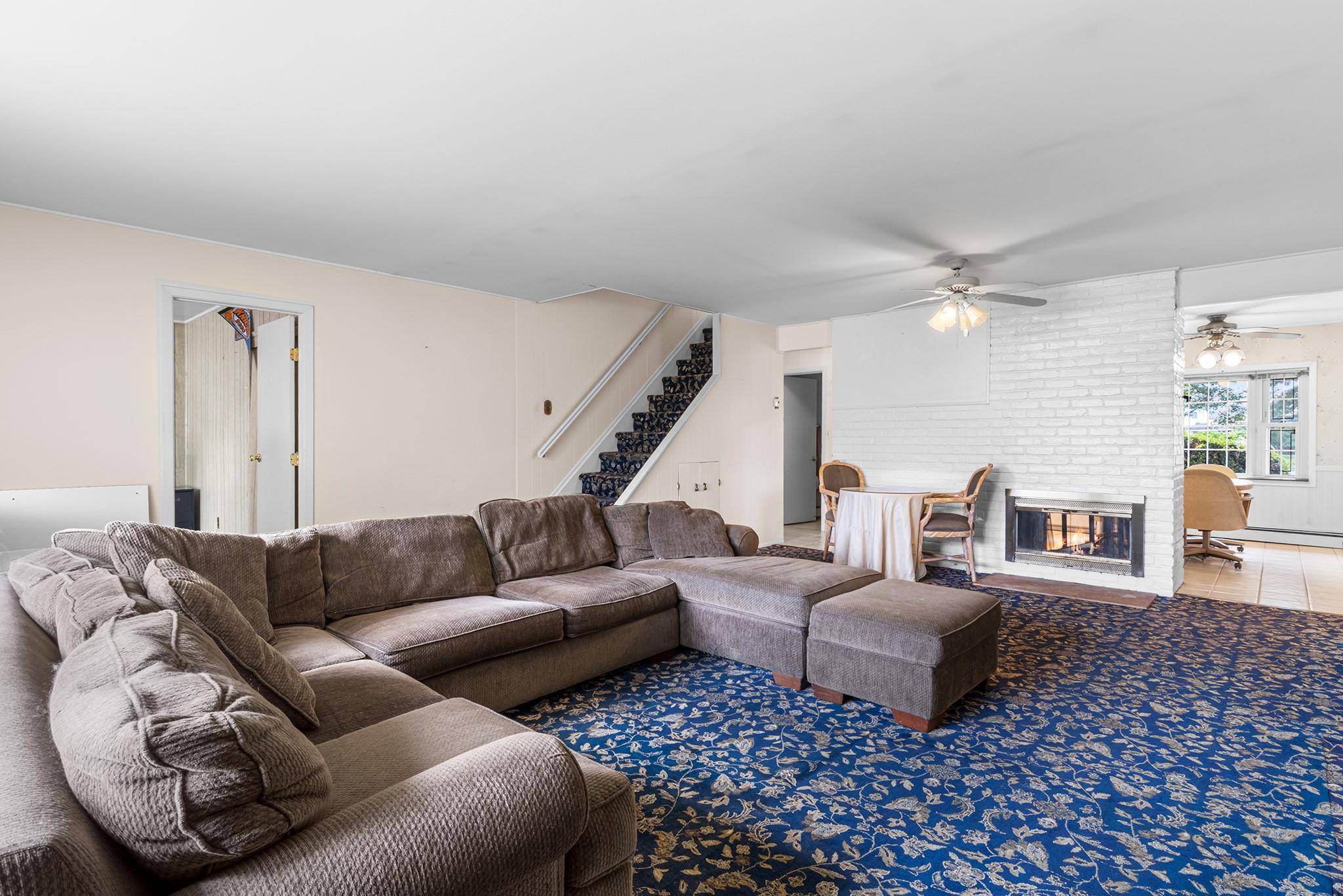 Westbury, NY 11590,12 Melody LN