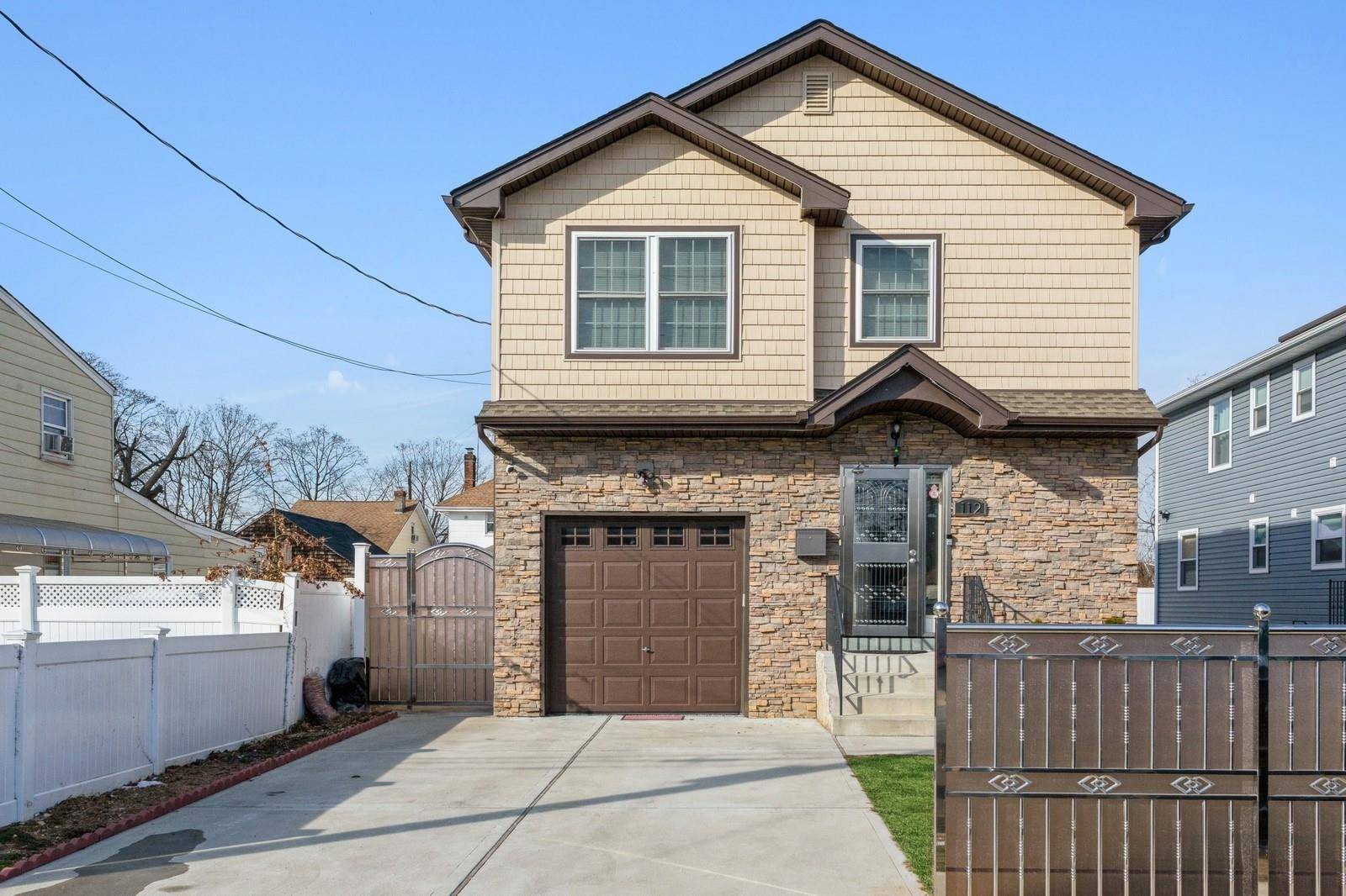 Elmont, NY 11003,112 Emporia AVE