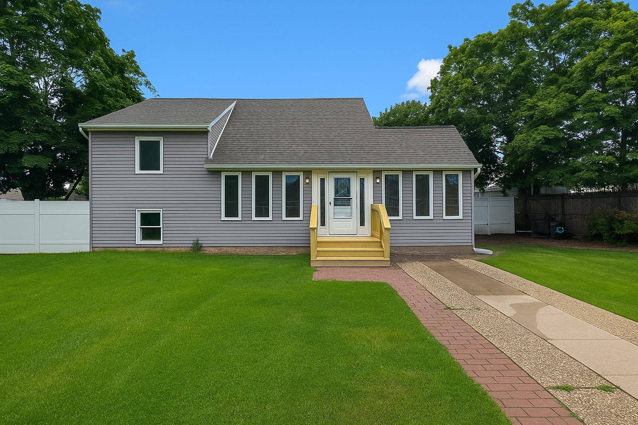 East Islip, NY 11730,133 Adams ST