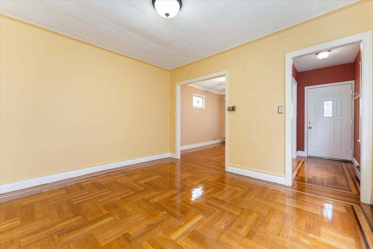 Bronx, NY 10465,3183 Waterbury AVE