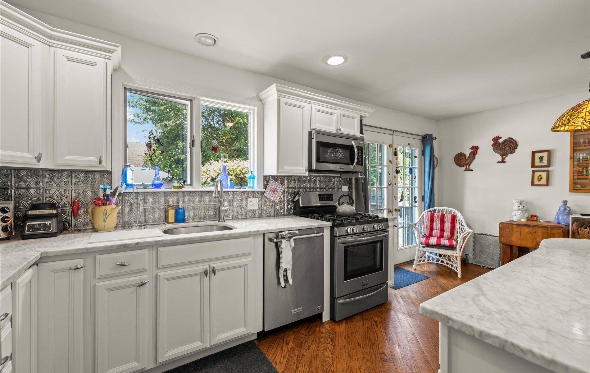 Westbury, NY 11590,51 Wickey AVE