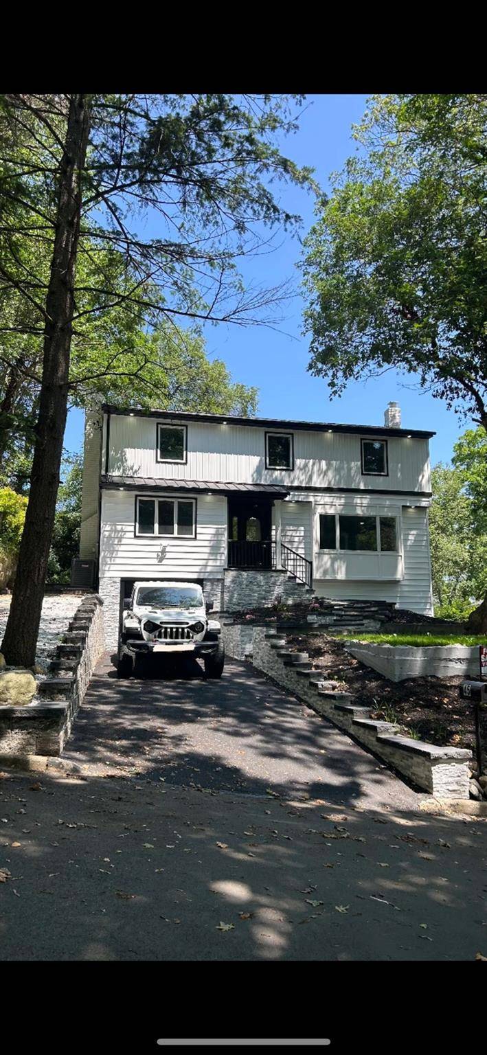Centerport, NY 11721,45 Forest DR