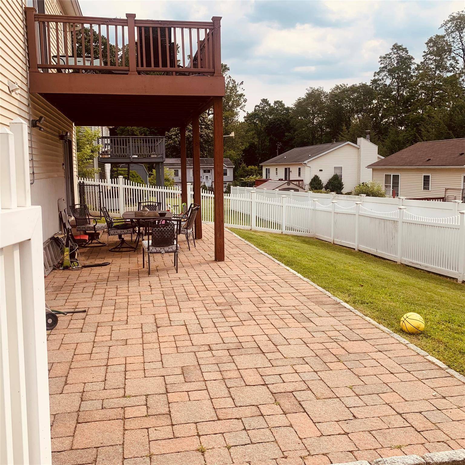 Ossining, NY 10562,5 Sabrina LN