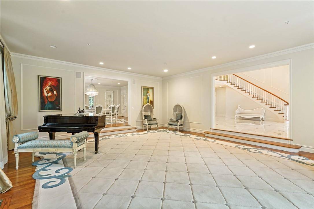 Purchase, NY 10577,9 Lincoln Woods