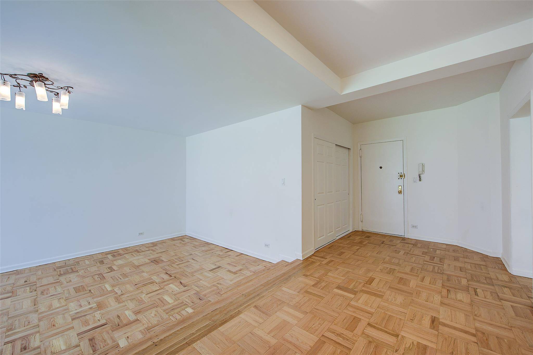 Rego Park, NY 11374,98-22 63 DR #1D