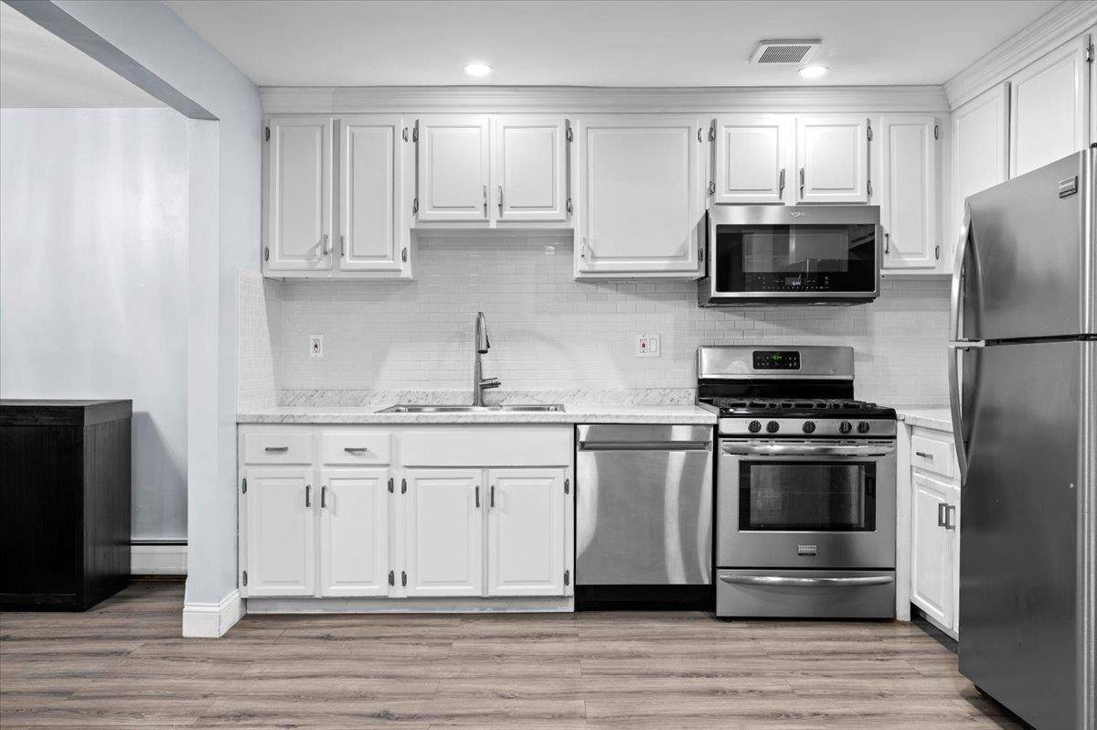 Pomona, NY 10970,361 Skyline DR
