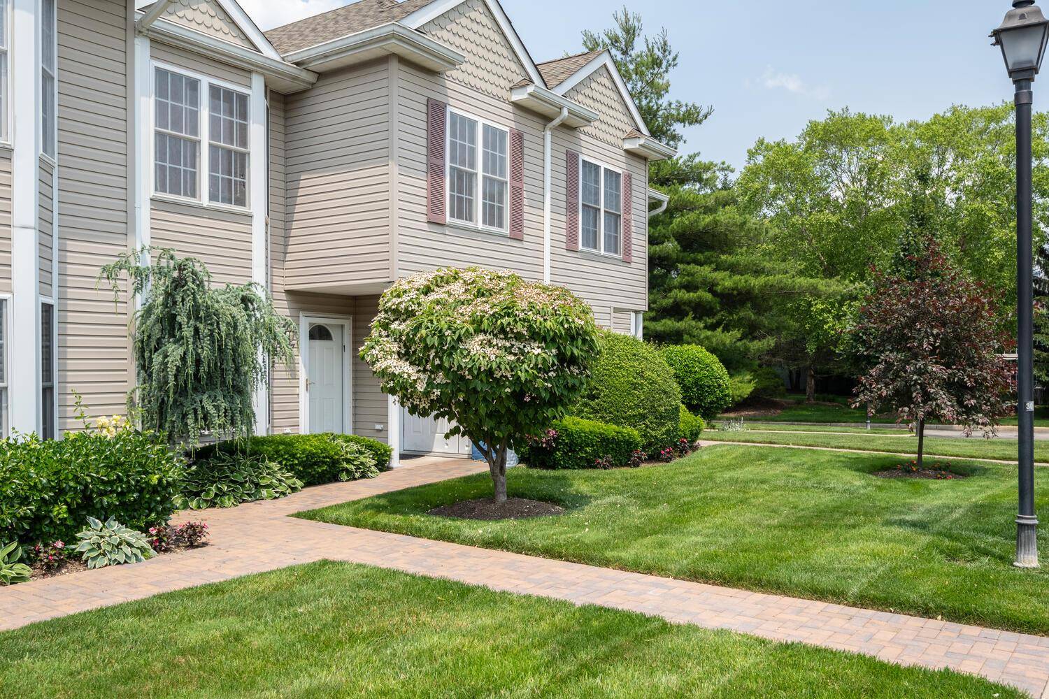 Melville, NY 11747,1077 Savoy DR