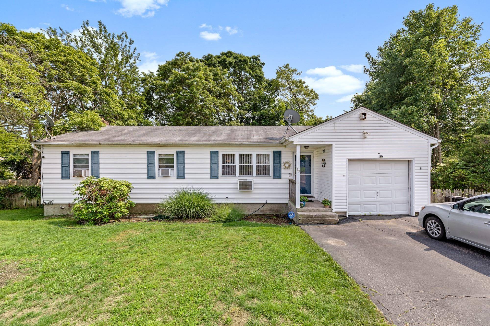 Shirley, NY 11967,18 Happy Acres DR