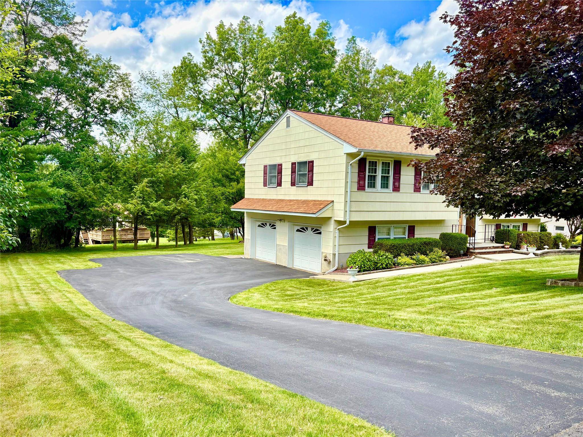 Highland Mills, NY 10930,21 Pleasant DR