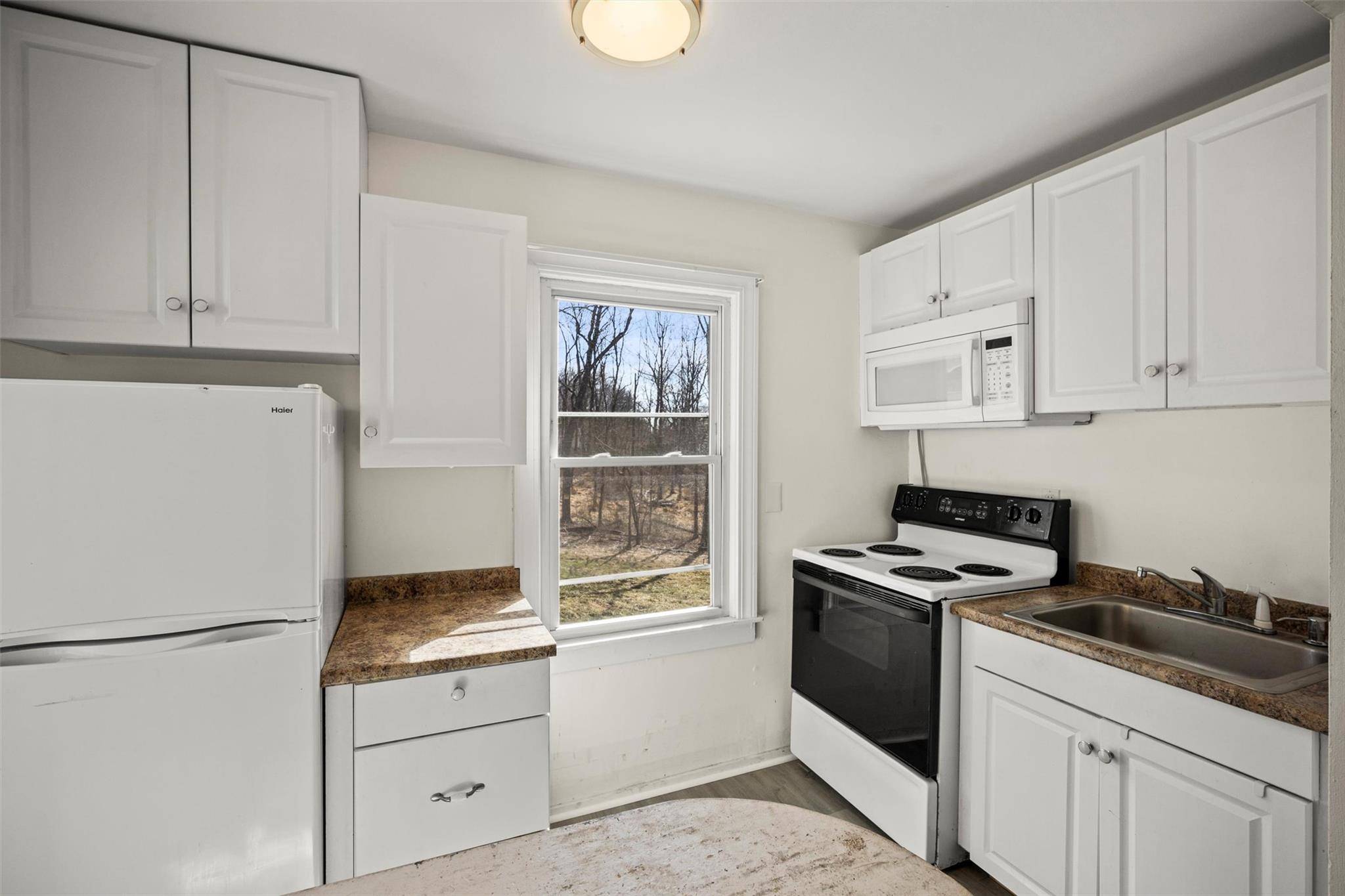Rhinebeck, NY 12572,67 Old Albany Post RD #2