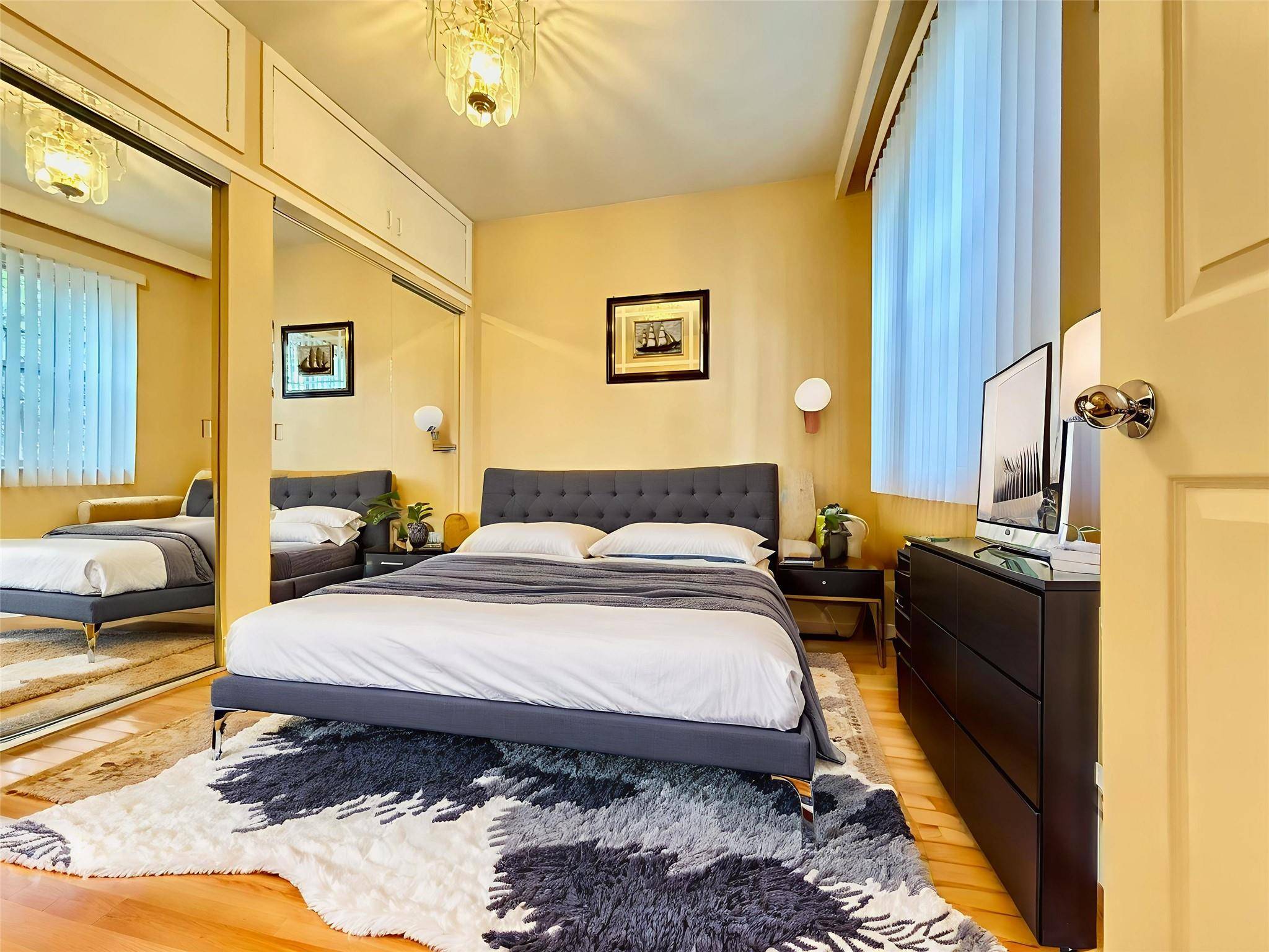 Ridgewood, NY 11385,1822 Stanhope ST