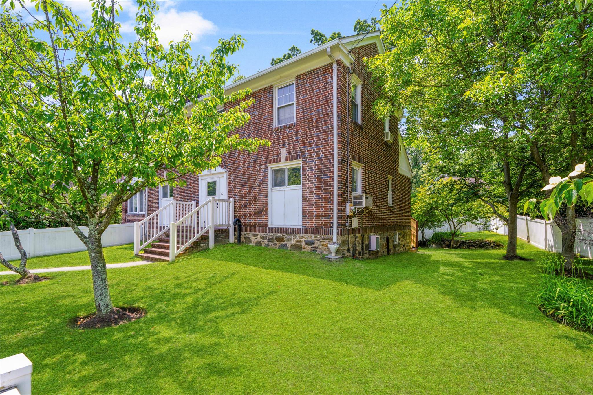 New Rochelle, NY 10801,16 Wilson DR