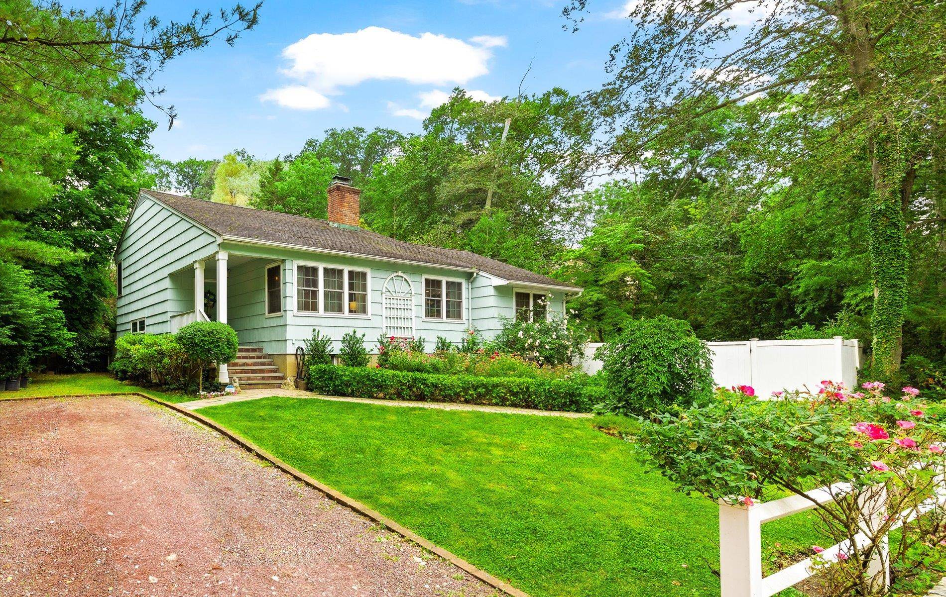 Glen Head, NY 11545,43 Scudders LN