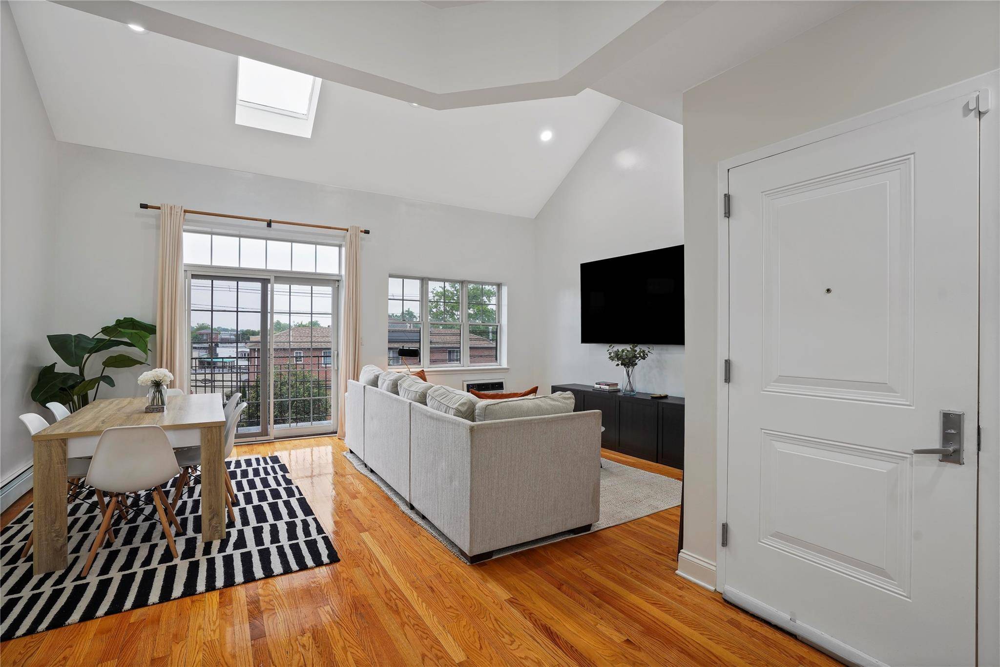 Brooklyn, NY 11236,8612 Glenwood RD #3