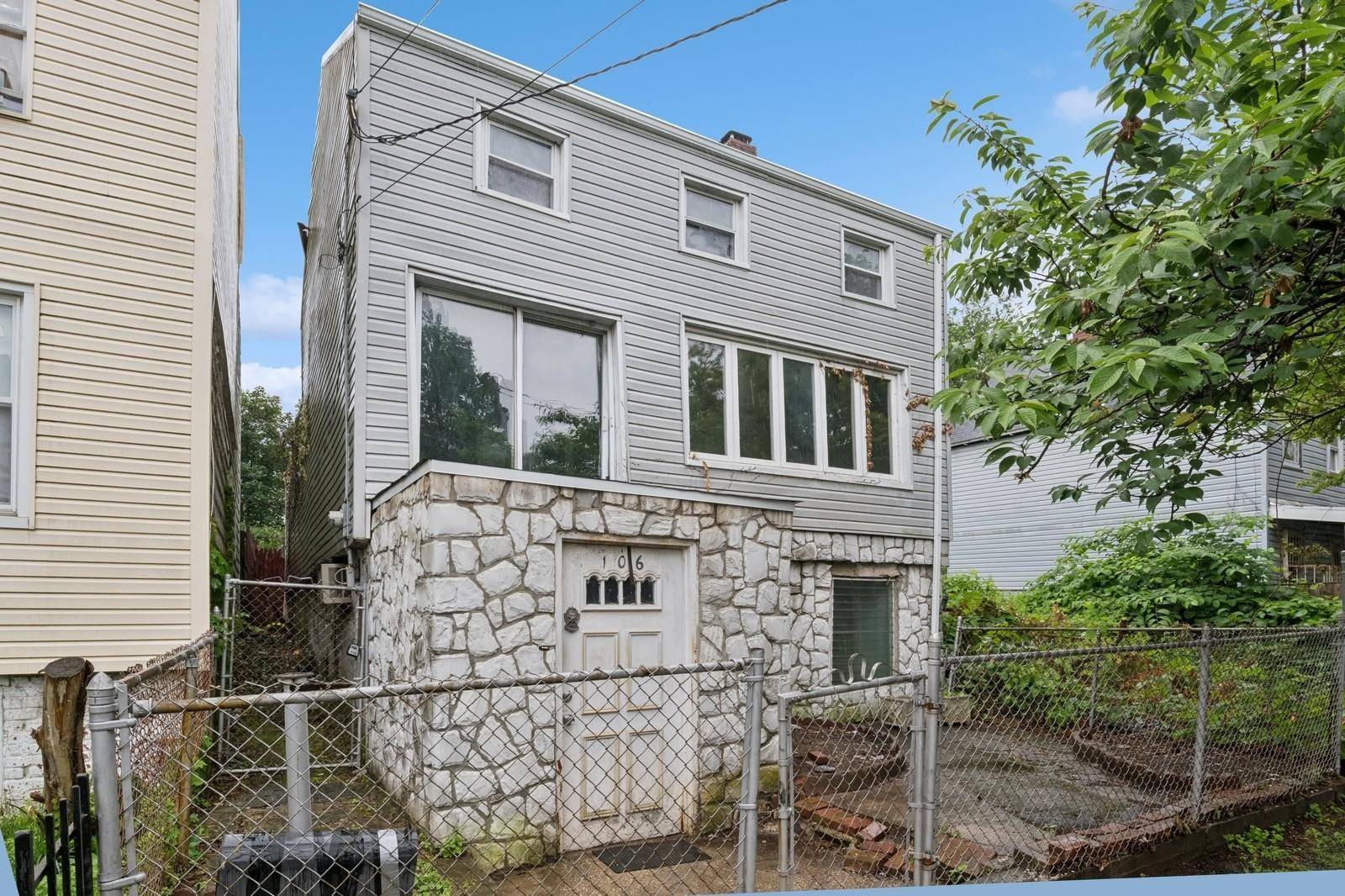 Staten Island, NY 10301,106 Montgomery AVE