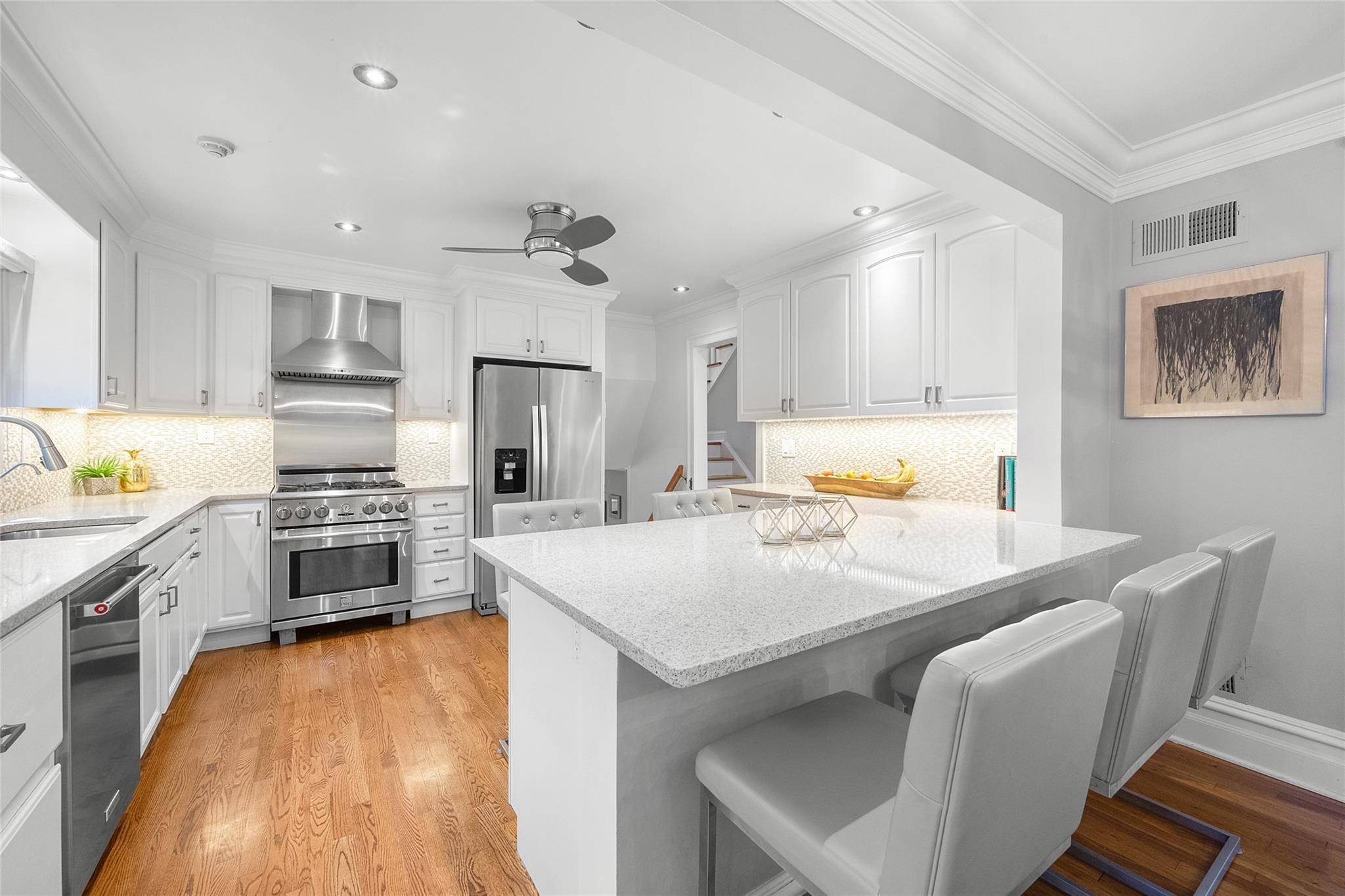 New Rochelle, NY 10804,21 Winding Brook RD