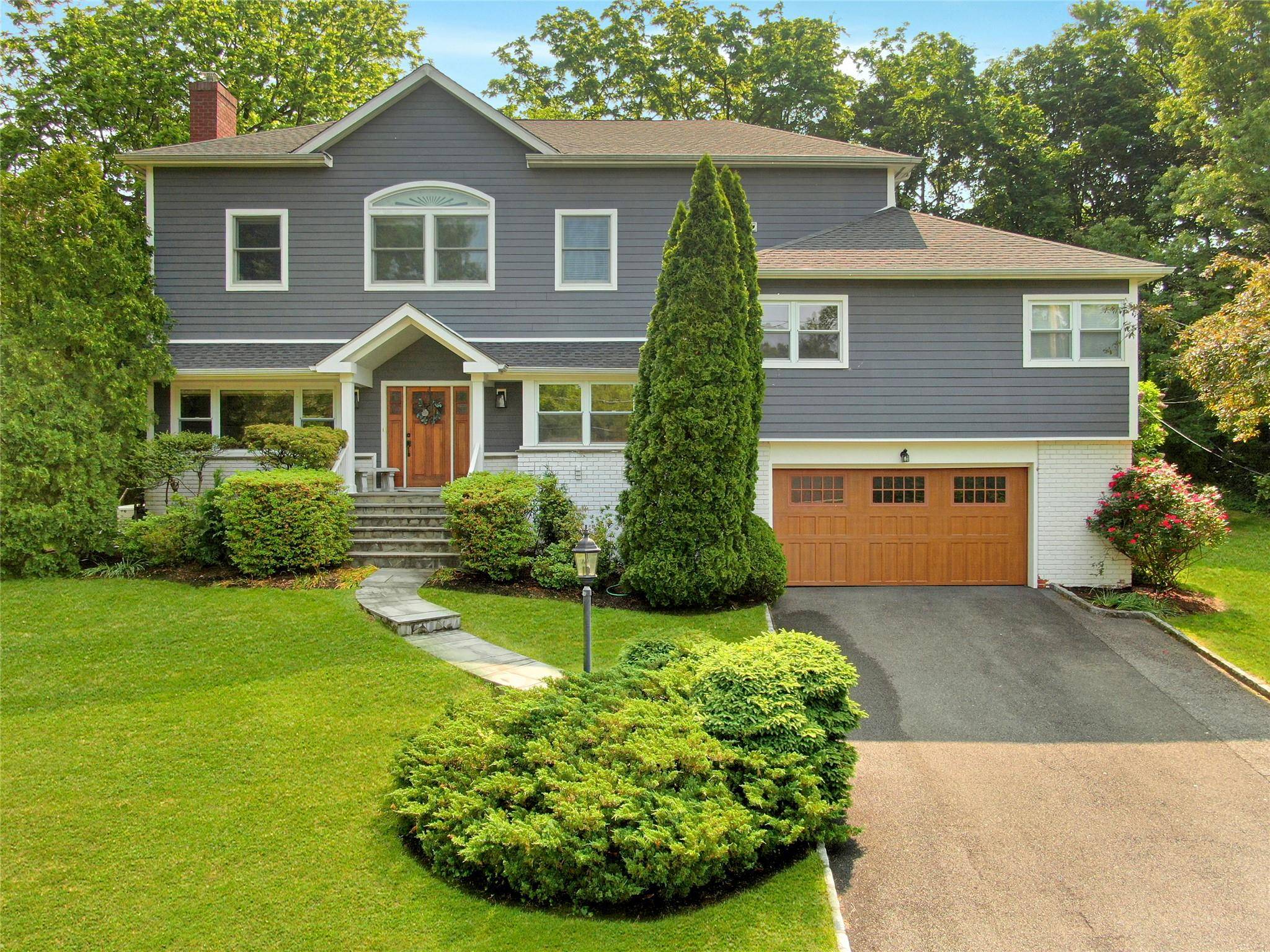 New Rochelle, NY 10804,21 Winding Brook RD