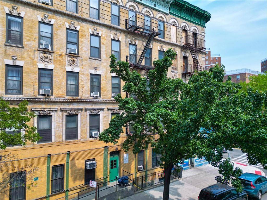 New York (manhattan), NY 10037,2090 Madison AVE #4D