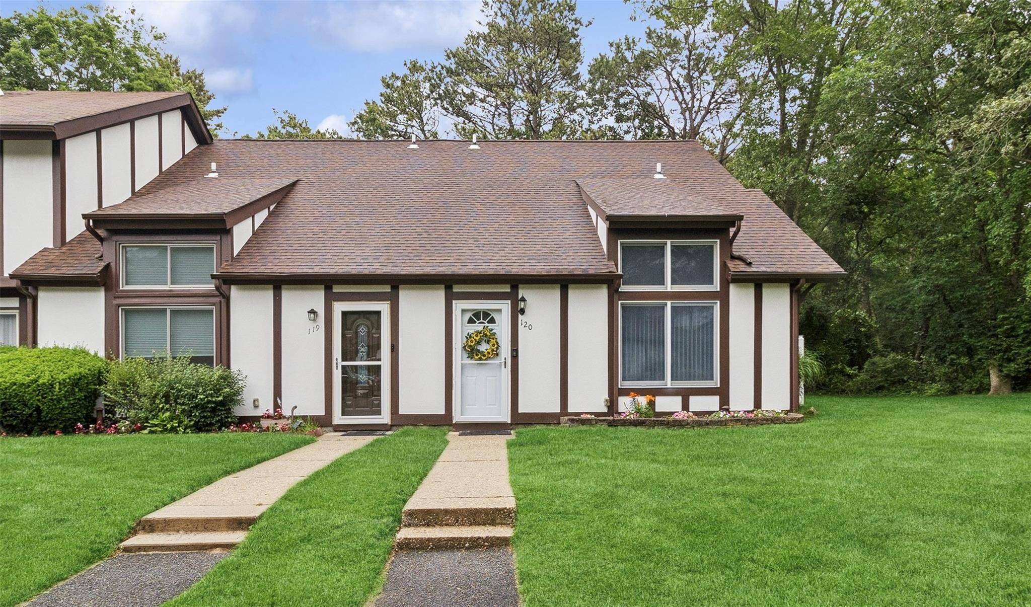 Middle Island, NY 11953,120 Fieldstone CT