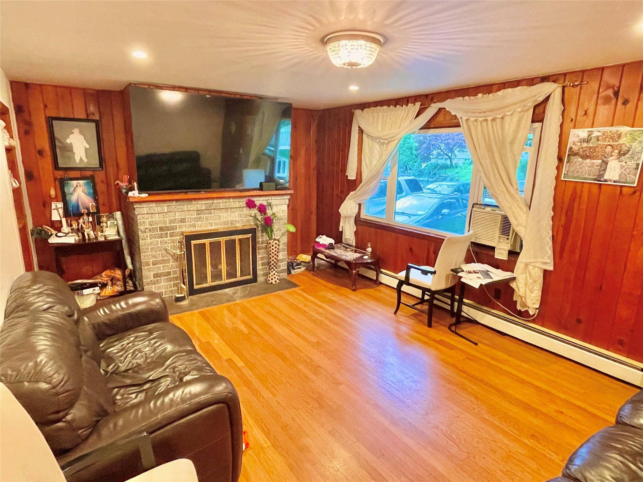 Ossining, NY 10562,20 Pine AVE