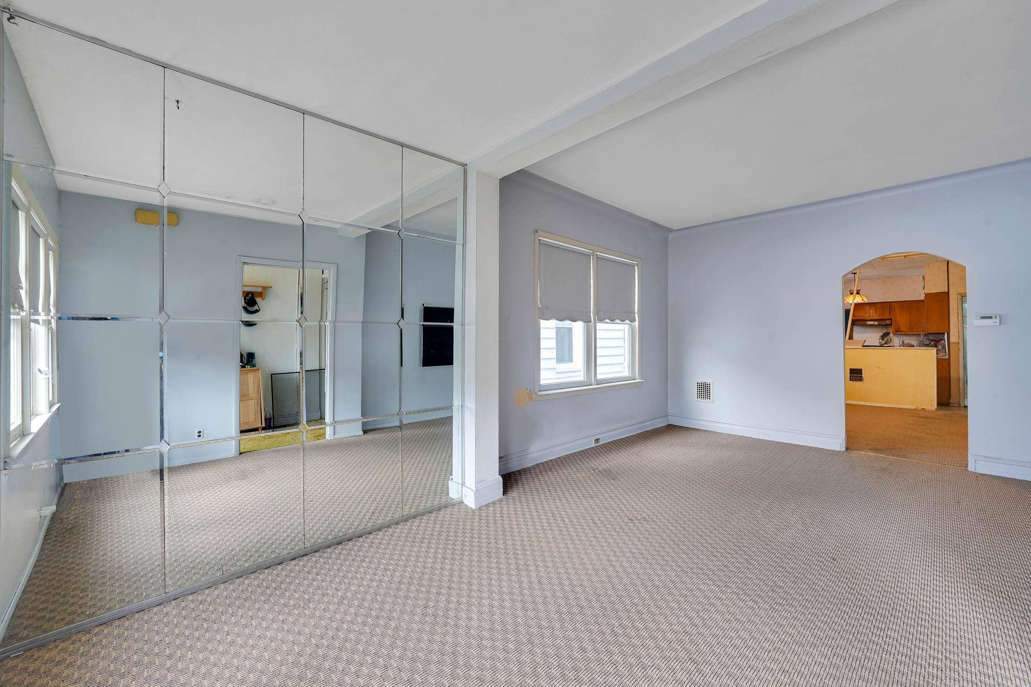Kew Gardens, NY 11415,85-61 130 ST