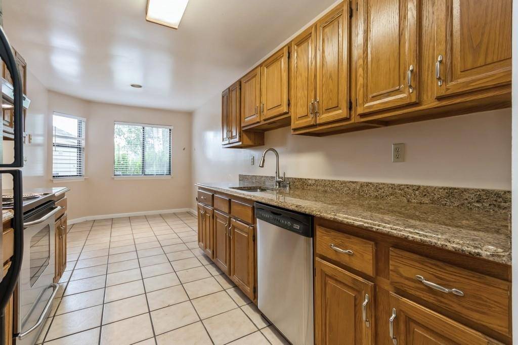 Ossining, NY 10562,175 Horseshoe CIR