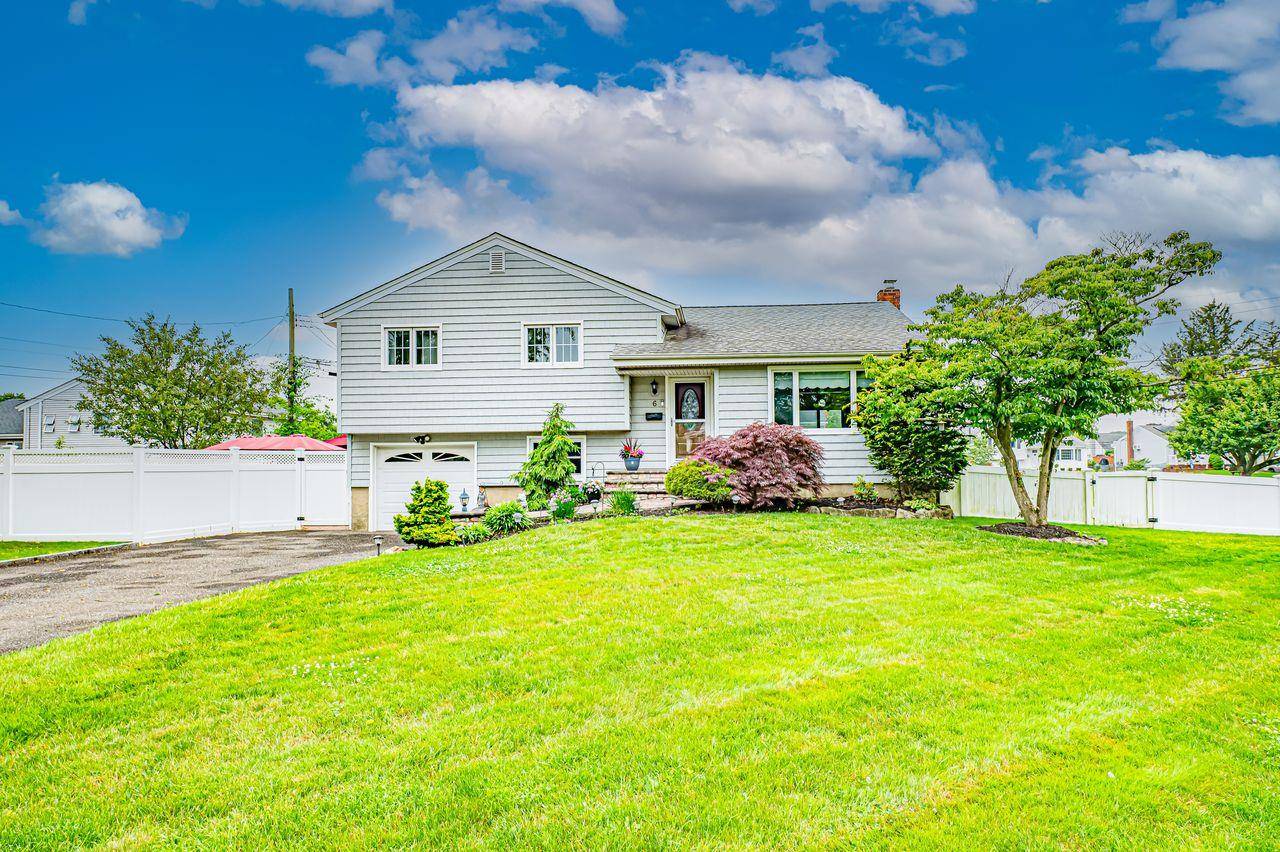 Hicksville, NY 11801,6 Chatham CT