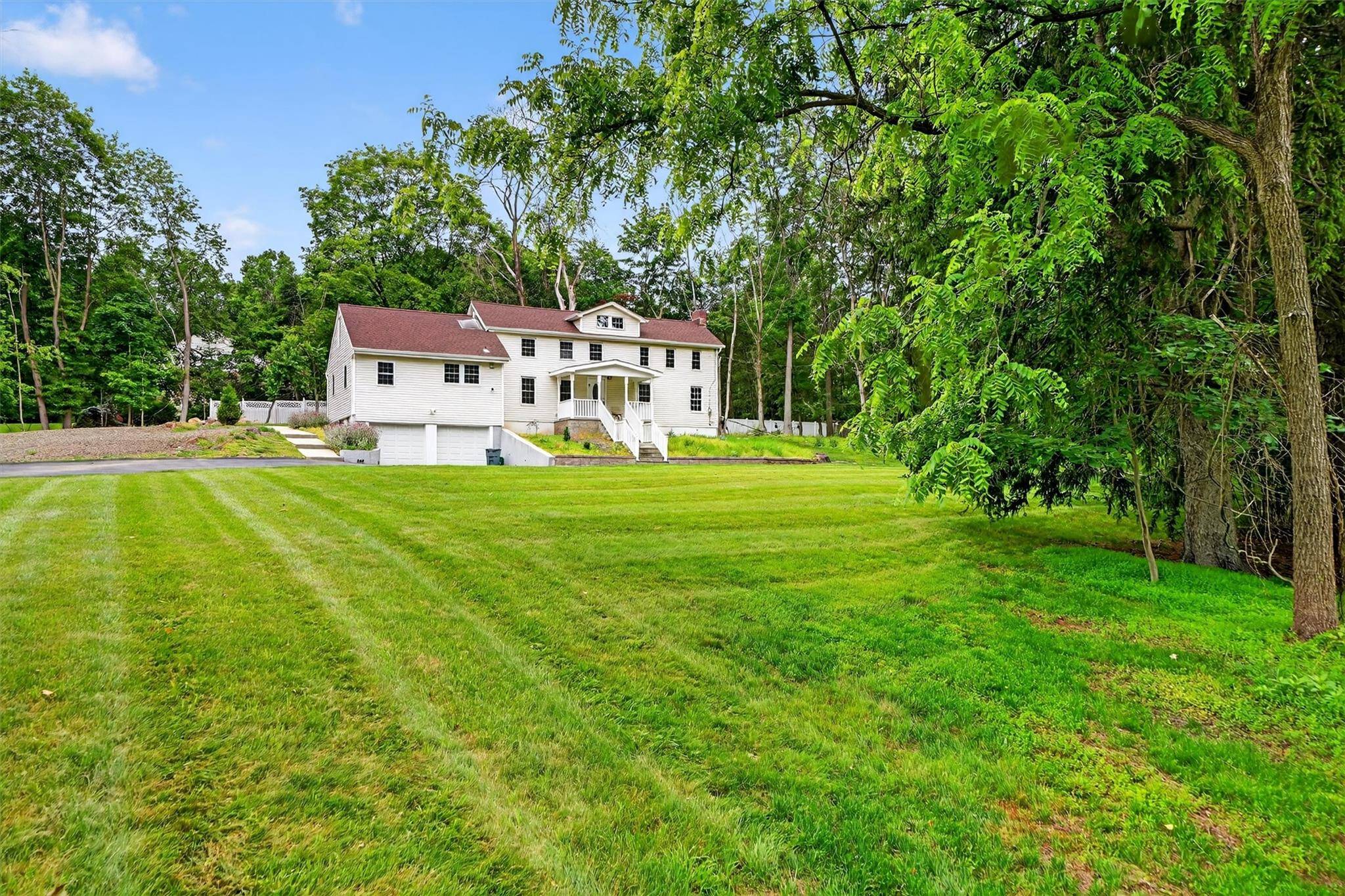 West Nyack, NY 10994,210 Parrott RD