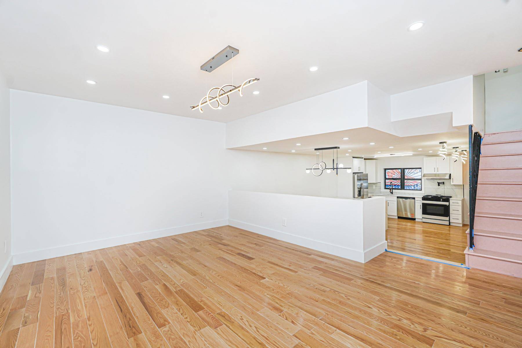 Brooklyn, NY 11236,590 E 83rd ST