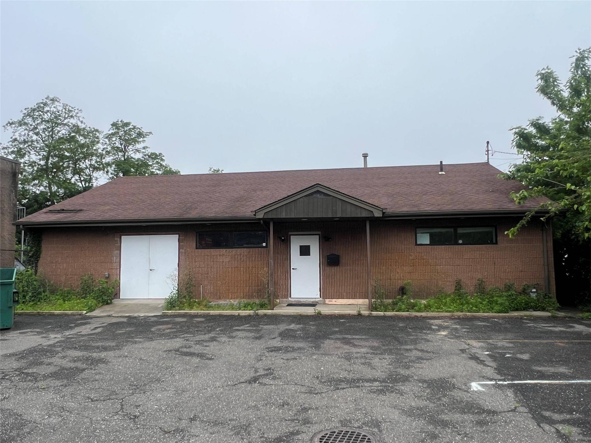 Massapequa, NY 11758,190 Margaretta AVE