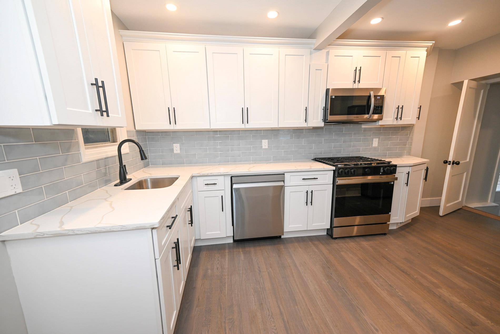 Lynbrook, NY 11563,48 Washington AVE