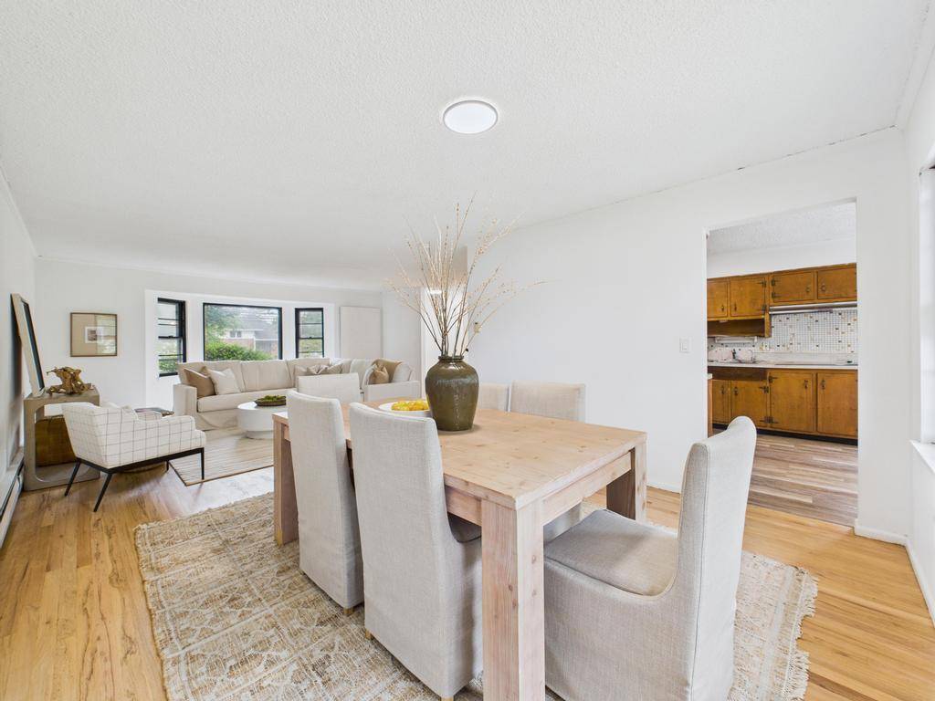 East Meadow, NY 11554,811 Bellmore AVE