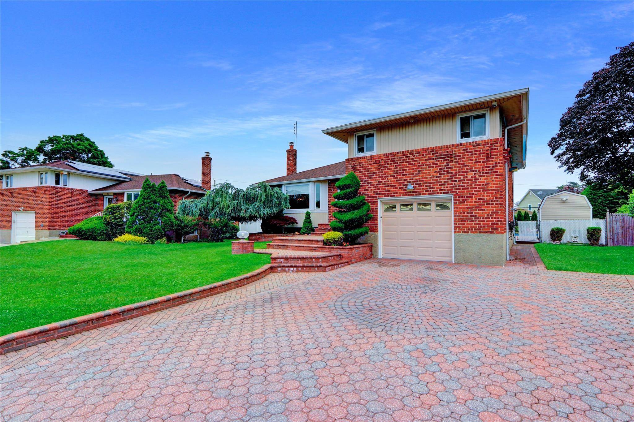Levittown, NY 11756,90 Stephen ST