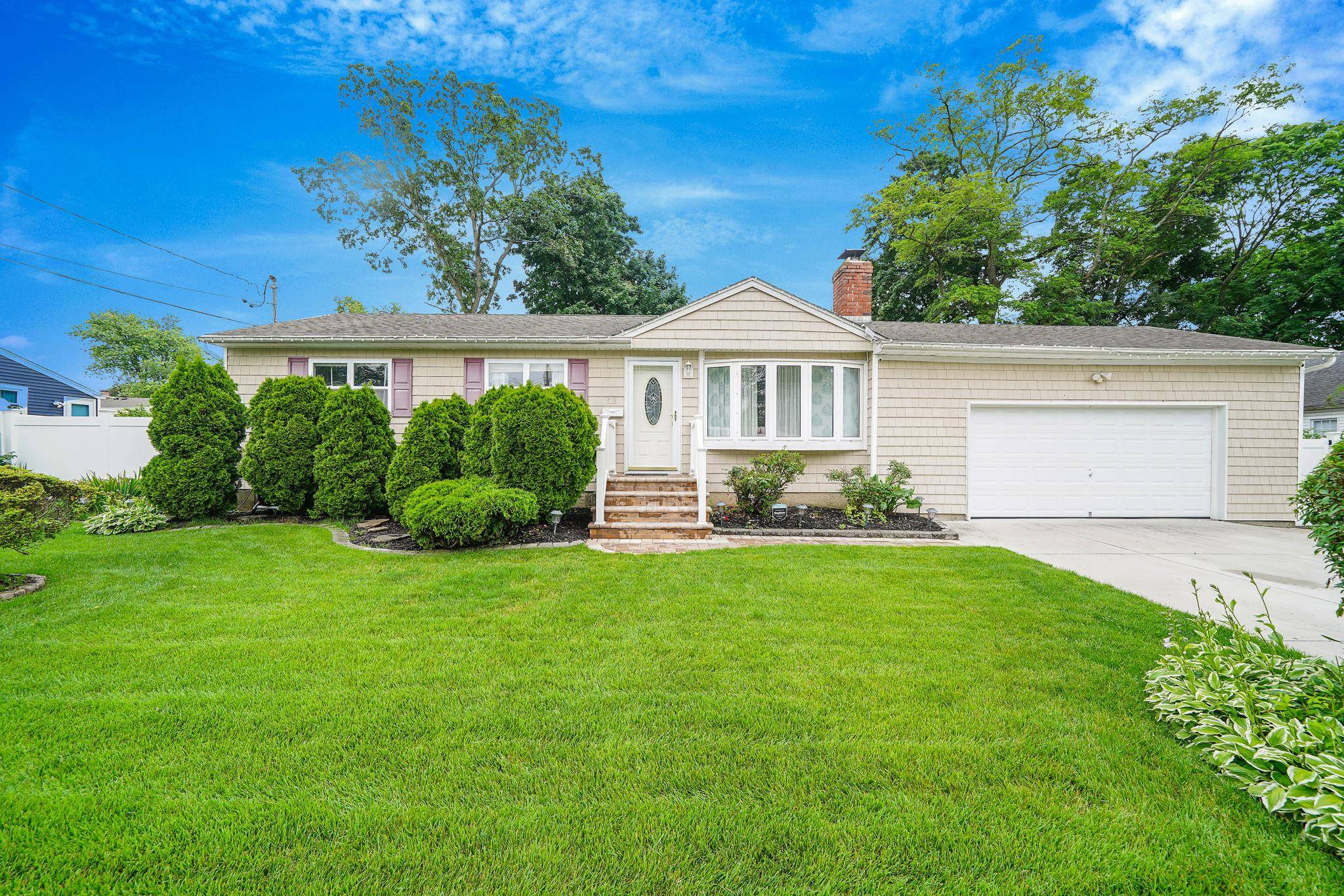 Brentwood, NY 11717,53 1st ST